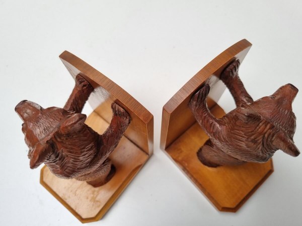 Houten-Beren-boekensteunen-Brienz-black-forest-bear-woodcarving-bookends-Geschwister Sarbach-Bookends-Switzerland-00012